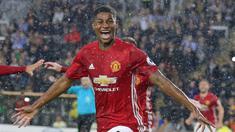 Pemain muda Manchester United, Marcus Rashford  menjadi penentu kemenangan timnya saat melawan Hull City  pada lanjutan liga Inggris di KCOM Stadium, Kingston upon Hull, (27/8/2016).  (AFP/Lindsey Parnaby)