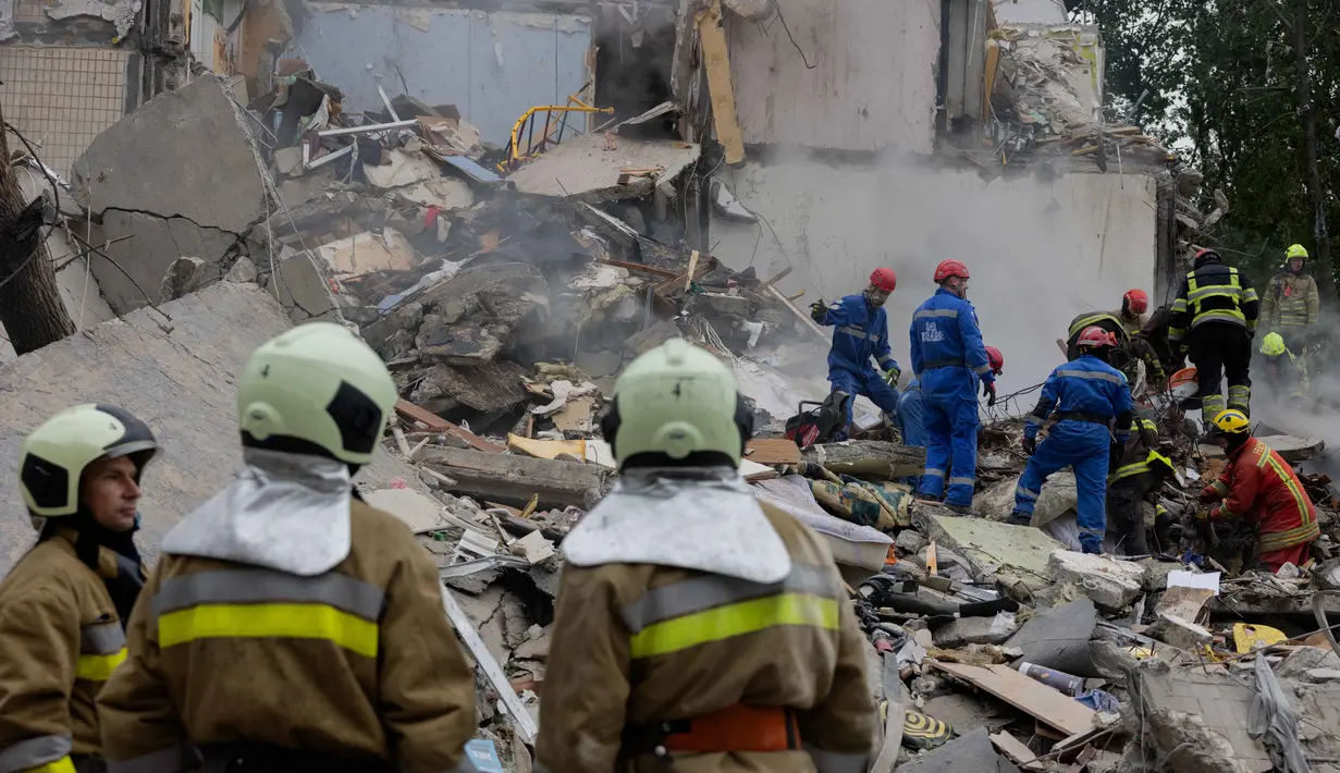 Sebelumnya, Rusia kembali melancarkan serangan rudal dan drone ke Kyiv, ibu kota Ukraina pada Kamis (31/7/2025) dini hari waktu setempat. (Tetiana DZHAFAROVA/AFP)