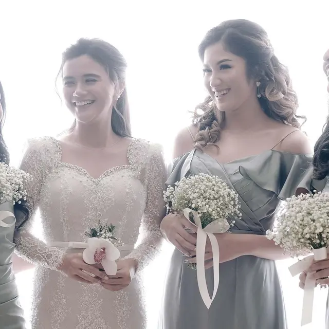 Jadi Bridesmaid Sang Sahabat, Ini 6 Kebersamaan Audi Marissa dan Ochi Rosdiana