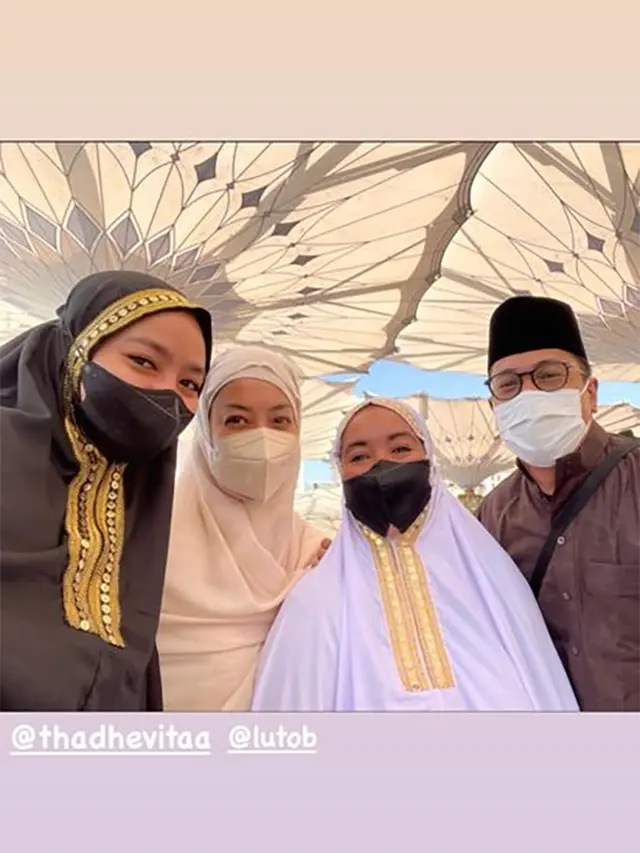5 Momen Lulu Tobing Umroh Pertama Kali Usai Mualaf, Tampil Berhijab