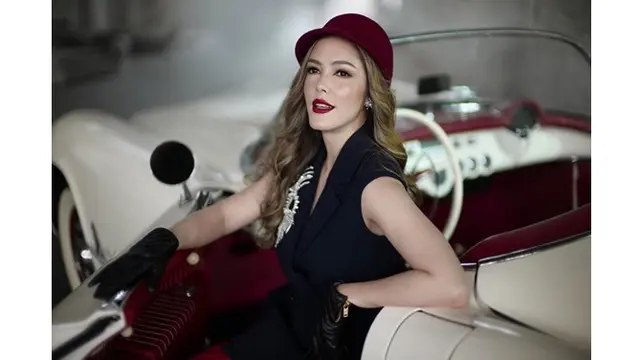 Jarang Terlihat di Layar Kaca, Ini 7 Pesona Cathy Sharon