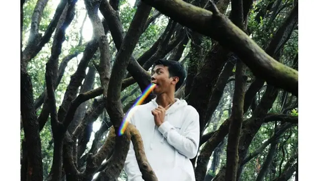 Pria Ini Fotonya Minta Diedit Jadi Lucu, 7 Hasilnya Bikin Tepuk Jidat