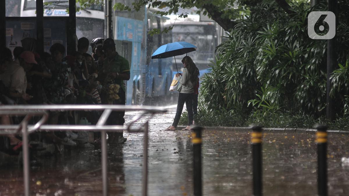 BMKG: Musim Kemarau, Tetap Waspada Hujan Lebat Disertai Angin Kencang