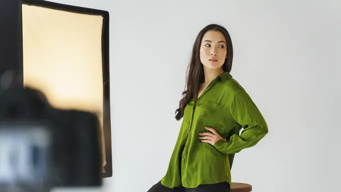 Anti Flashback & Anti Kusam: Rahasia Makeup Sempurna untuk Foto Studio