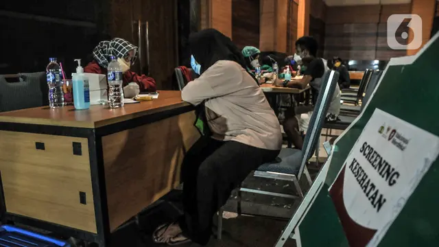 FOTO: Vaksinasi COVID-19 di Indonesia Capai 32,1 Persen