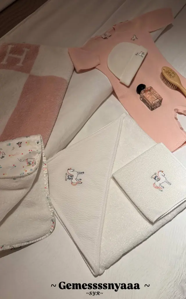 5 Potret perlengkapan musim dingin Princess R yang disiapkan Syahrini, bajunya seharga sepeda motor 