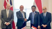 Menkominfo Johnny G. Plate bertemu dengan Menteri Ekspor dan Ekualitas Inggris Mike Freer, serta CEO UK Export Finance (UKEF) Louis Taylor. Dok: kominfo.go.id