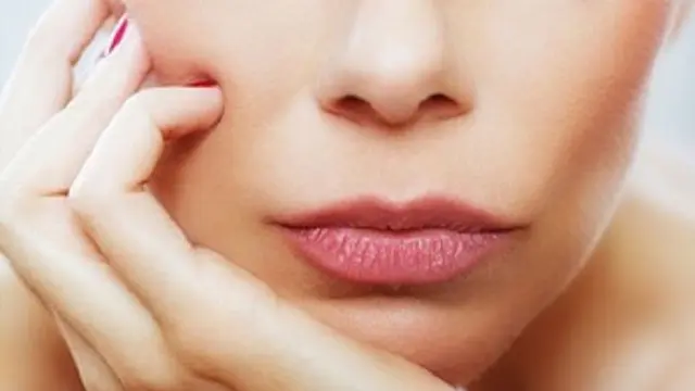 bibir berkerut