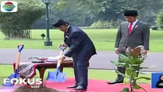 Presiden Joko Widodo menerima kunjungan kenegaraan Sultan Hassanal Bolkiah Mu'zzaddin Waddaulah bersama istrinya di Istana Bogor.