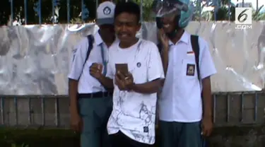 Video rekaman perkelahian sejumlah siswi SMK Baubau, Sulawesi Tenggara, beredar di media sosial.
