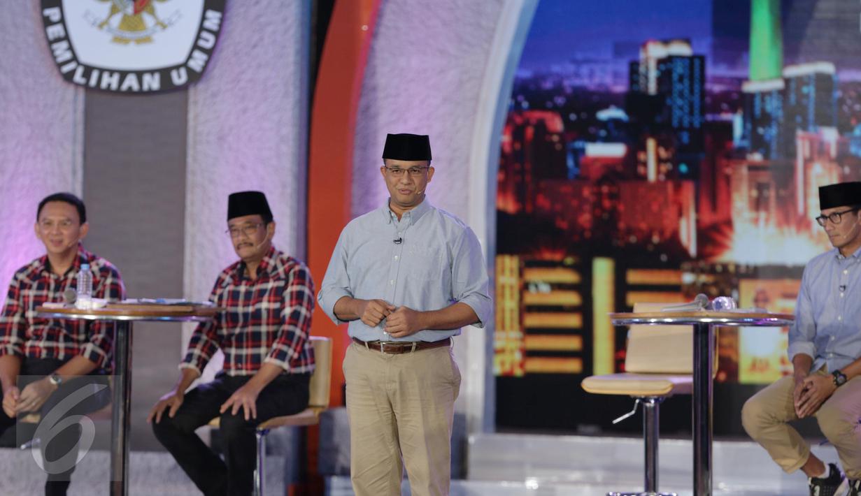 Calon Gubernur DKI Jakarta no 3, Anies Baswedan memberikan jawaban saat debat terakhir Pilgub DKI Jakarta 2017 di Hotel Bidakara, Jakarta, Rabu (12/4). (Liputan6.com/Faizal Fanani)