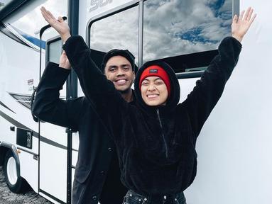 Ayudia Bing Slamet dan Ditto Percussion memang dikenal sebagai pasangan selebriti yang berasal dari sebuah pertemanan. Bahkan, keduanya diketahui telah bersahabat selama 13 tahun sebelum resmi berpacaran hingga menikah. (Liputan6.com/IG/@ayudiac)