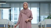7 Model Blus Muslimah 2026 yang Anggun dan Nyaman untuk Kerja, Tidak Mudah Kusut