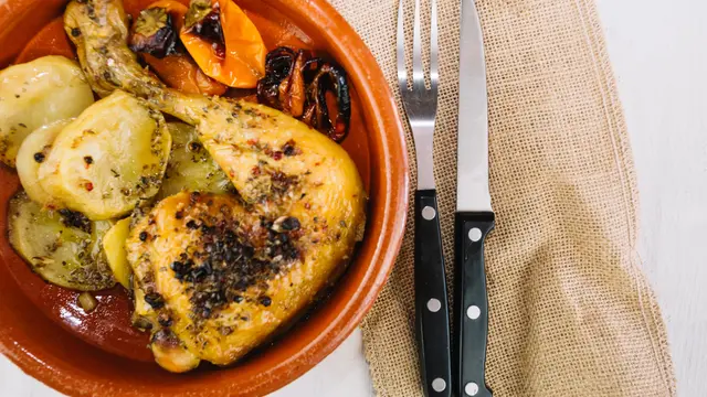 Saffron Chicken Tagine, Hidangan Ayam Berempah dengan Aroma Safron yang Khas