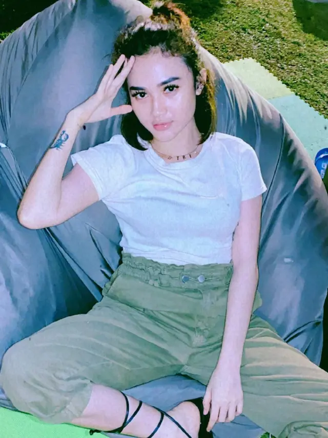 7 Gaya Kasual Pedangdut Arlida Putri yang Memesona