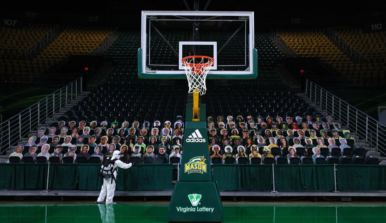 Namun tentu saja, keselamatan para pemain, staf, panitia pertandingan, dan para suporter adalah yang utama. (Foto: AFP/Getty Images/Patrick Smith)