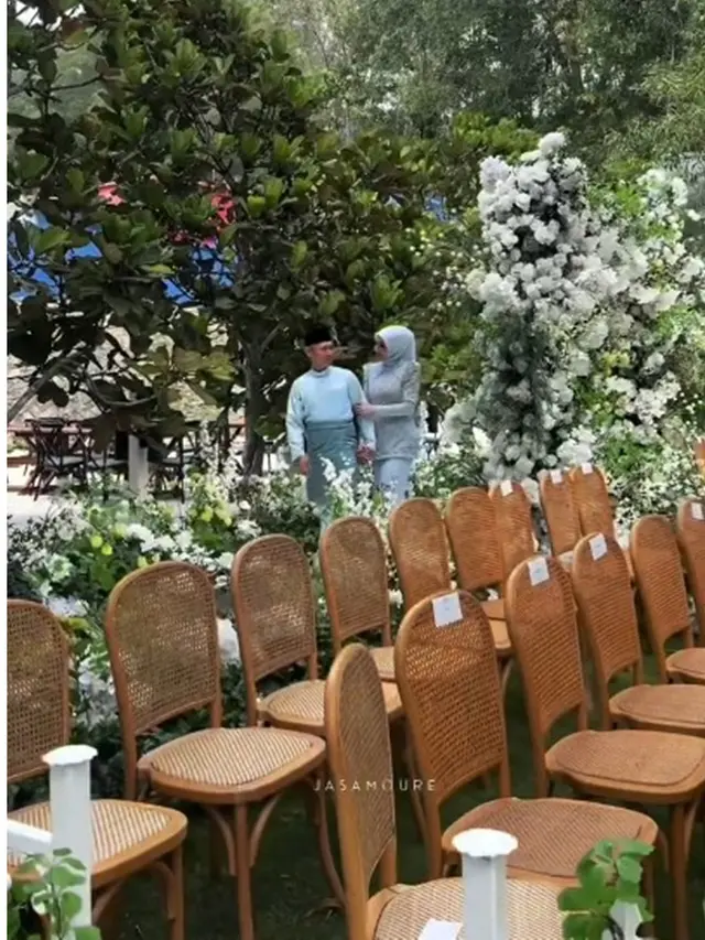 6 Potret Dekorasi Pernikahan Outdoor Erra Fazira, Penuh Nuansa Garden Elegan