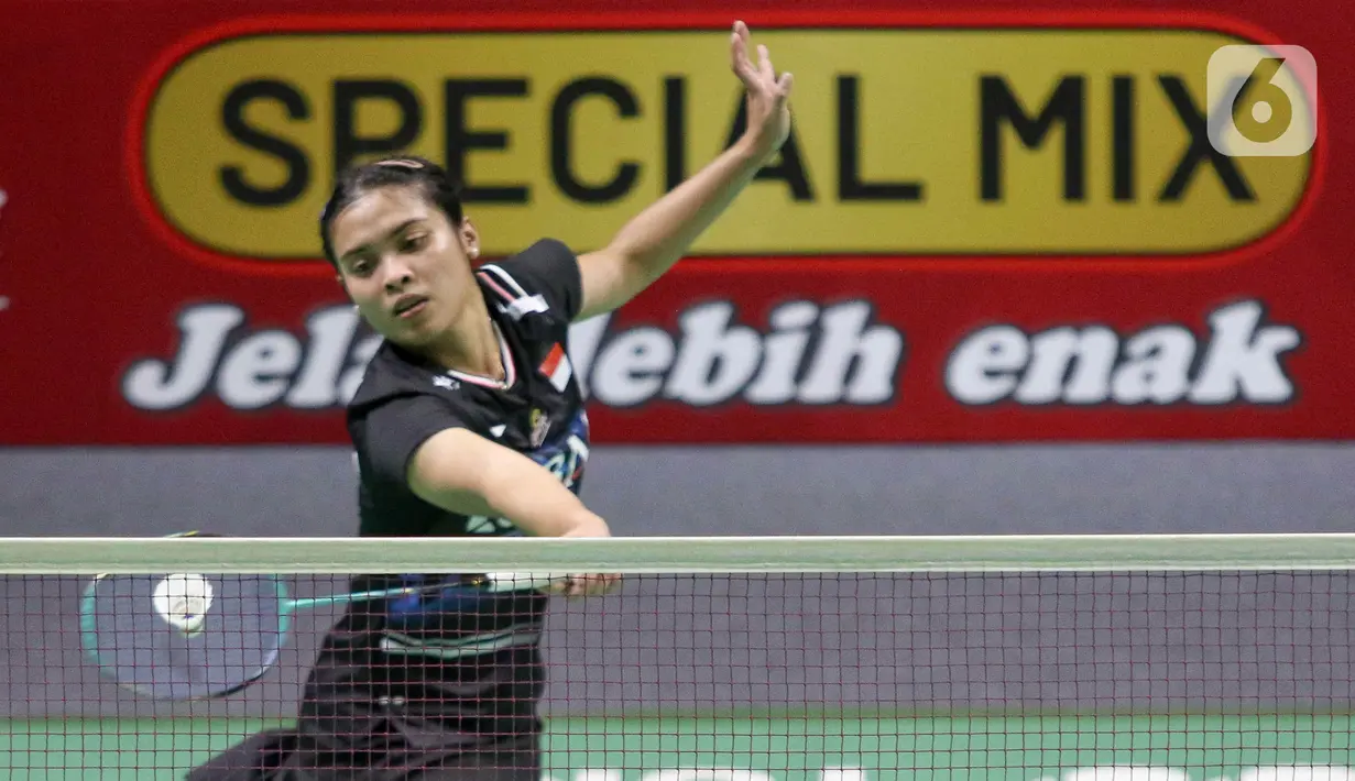 Tunggal putri Indonesia memaksa pebulu tangkis Tiongkok terlibat drama kejar-kejaran skor hingga kedudukan 7-7. (Liputan6.com/Herman Zakharia)