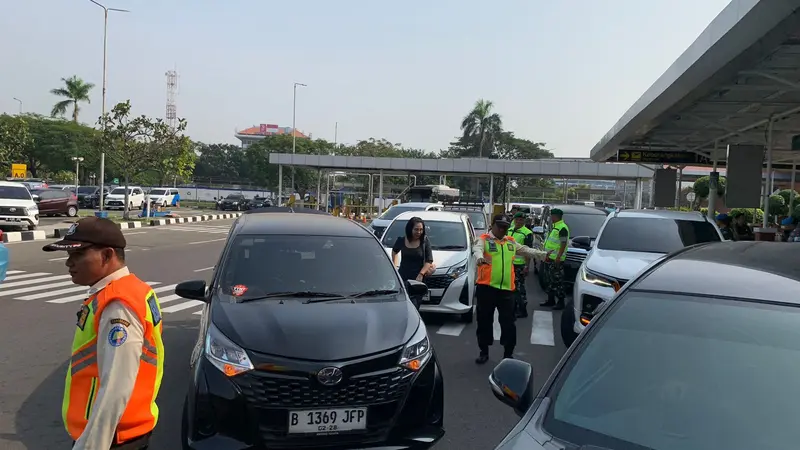 Awas, Parkir Sembarangan di Bandara Soetta Bakal Diderek!