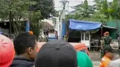 Petugas menemukan potongan tubuh di sekitar titik jatuhnya pesawat, hingga material longsor di Jambi menutup badan Jalan.