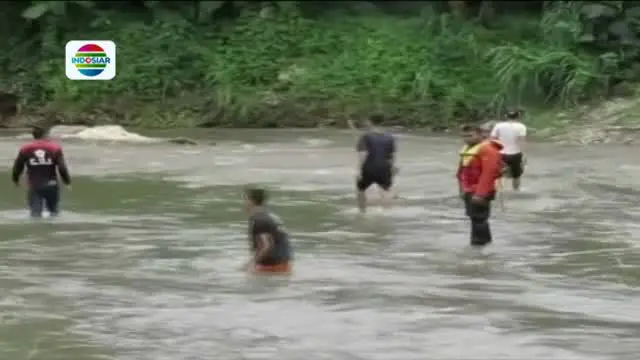 Tim SAR gabungan melanjutkan pencarian bocah kembar yang tenggelam di sungai Lamekongga, Kabupaten Kolaka, Sulawesi Tenggara.