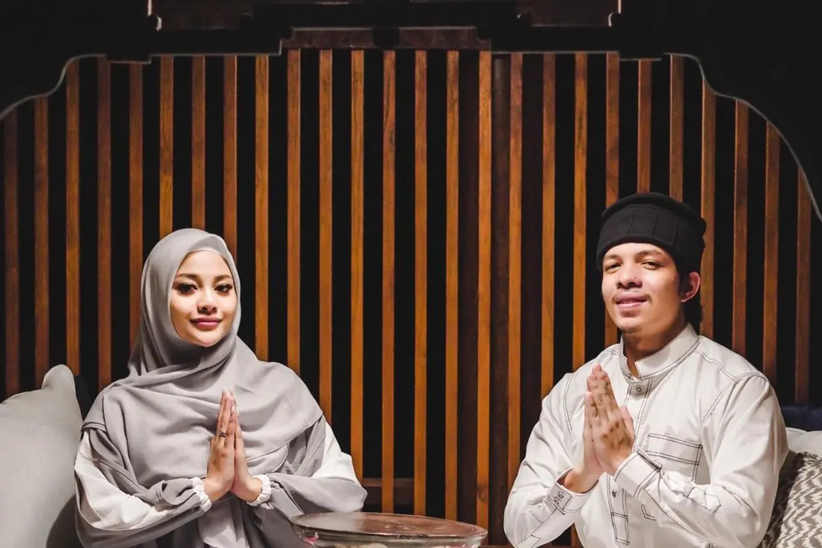 Bagikan Potret Ramadhan Pertama bareng Atta Halilintar, Penampilan Aurel Hermansyah Berhijab Curi Perhatian