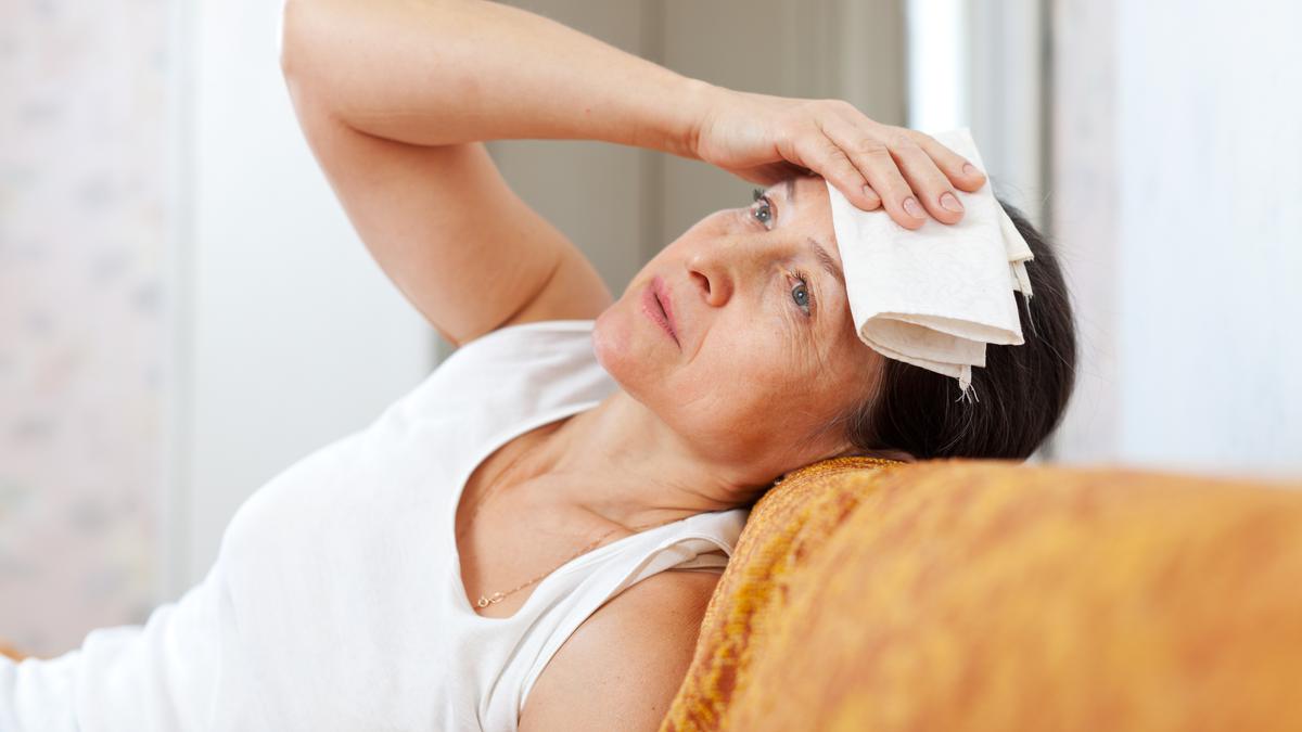 Studi: Perempuan yang Selamat dari Covid-19 Rentan Stroke dan Serangan Jantung