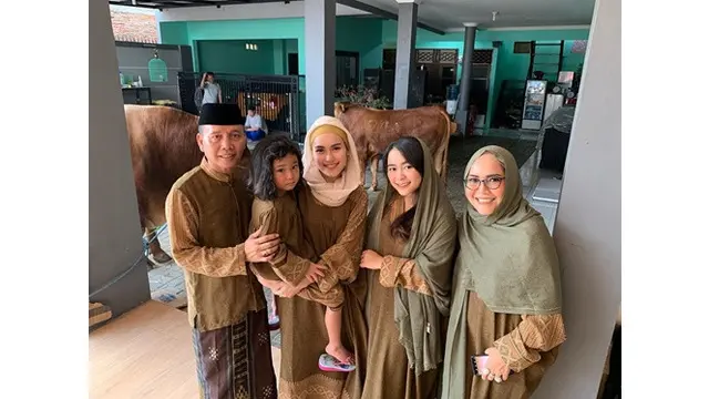 6 Momen Menarik Saat Ayu Ting Ting Rayakan Hari Raya Idul Adha