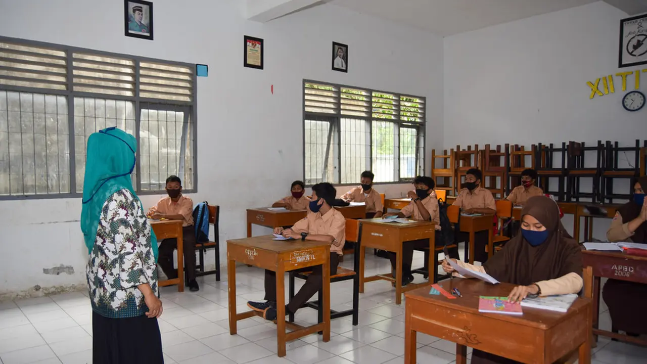 Tetap Semangat, Para Siswa, Guru, dan Sekolah Kompak Hadapi Tantangan Belajar di Masa Pandemi (sub 3)