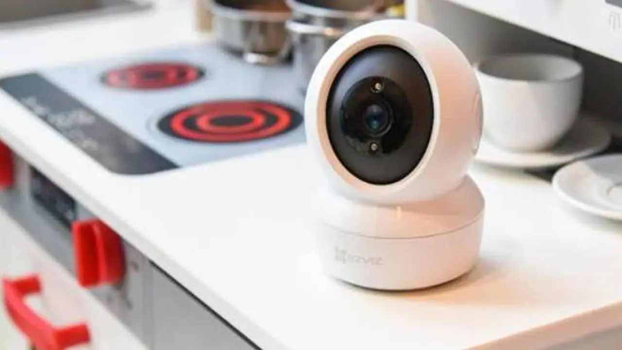 Kamera pengawas Ezviz C6N