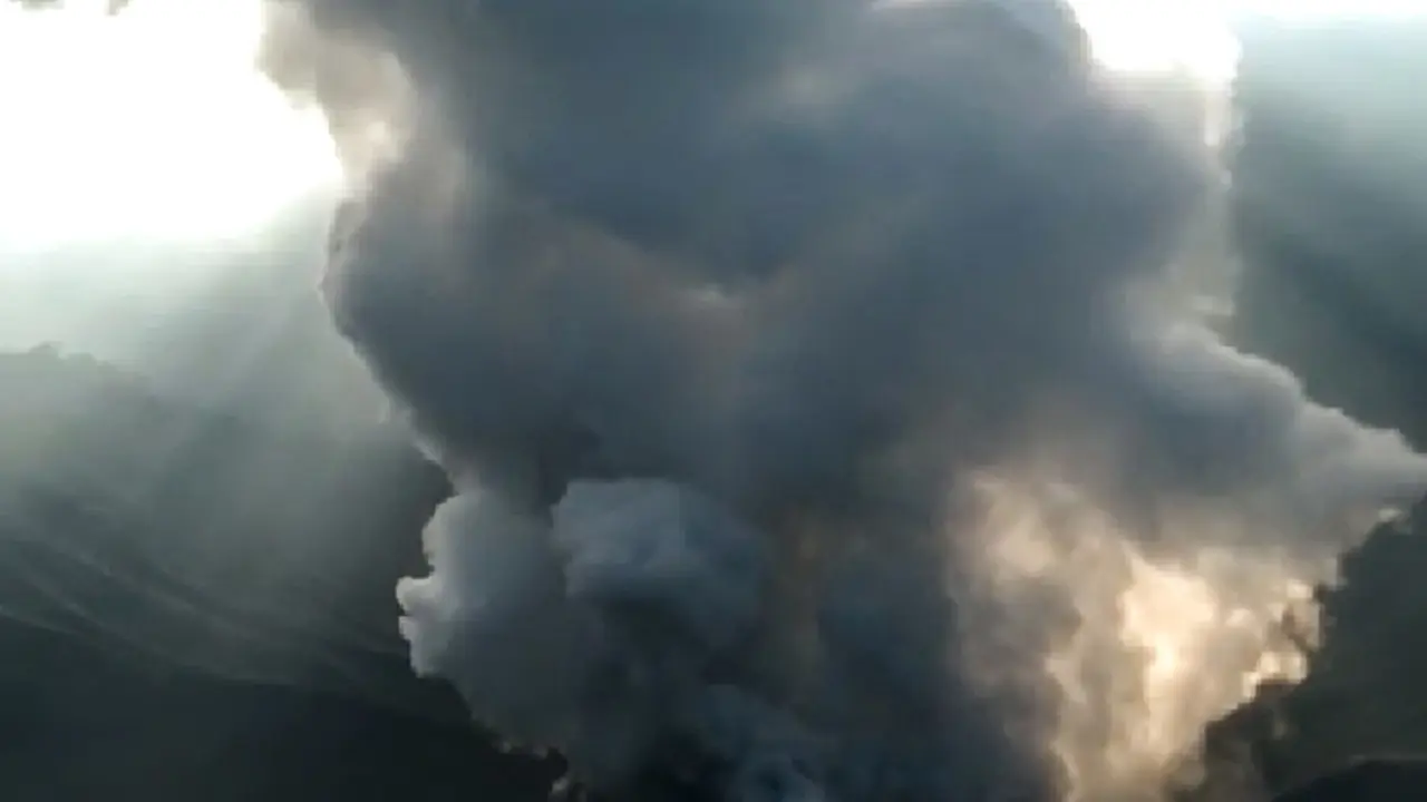 Suasana Gunung Tangkuban Perahu Sehari Setelah Erupsi
