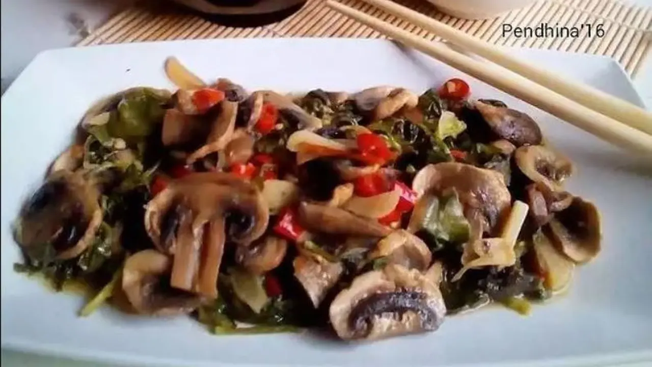 Tumis Daun Ginseng dan Jamur