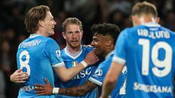 Tuan rumah kembali menambah angka pada babak kedua pada menit ke-52 lewat Alisson Santos. (AFP/Carlo Hermann)