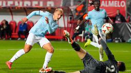 Berstatus tim tamu, Lazio menang 2-0 atas Twente. (AP Photo/Peter Dejong)