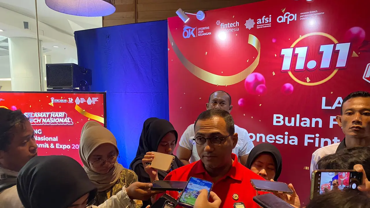 Kepala Eksekutif Pengawas Inovasi Teknologi Sektor Keuangan, Aset Keuangan Digital dan Aset Kripto Otoritas Jasa Keuangan (OJK), Hasan Fawzi acara Bulan Fintech Nasional 2024 di Mal Kota Kasablanka, Jakarta, Selasa (12/11/2024). (Sulaeman/Merdeka.com)