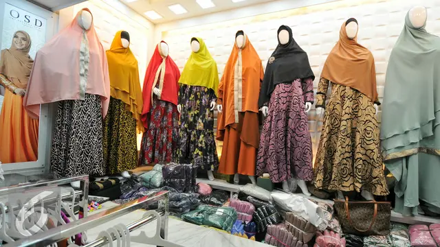 20151202-Oki-Setiana-Dewi-buka-toko-ke-4-di-Tanah-Abang-YR