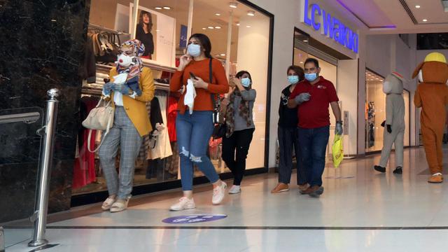 Antusias Warga Baghdad Saat Pembukaan Kembali Mal