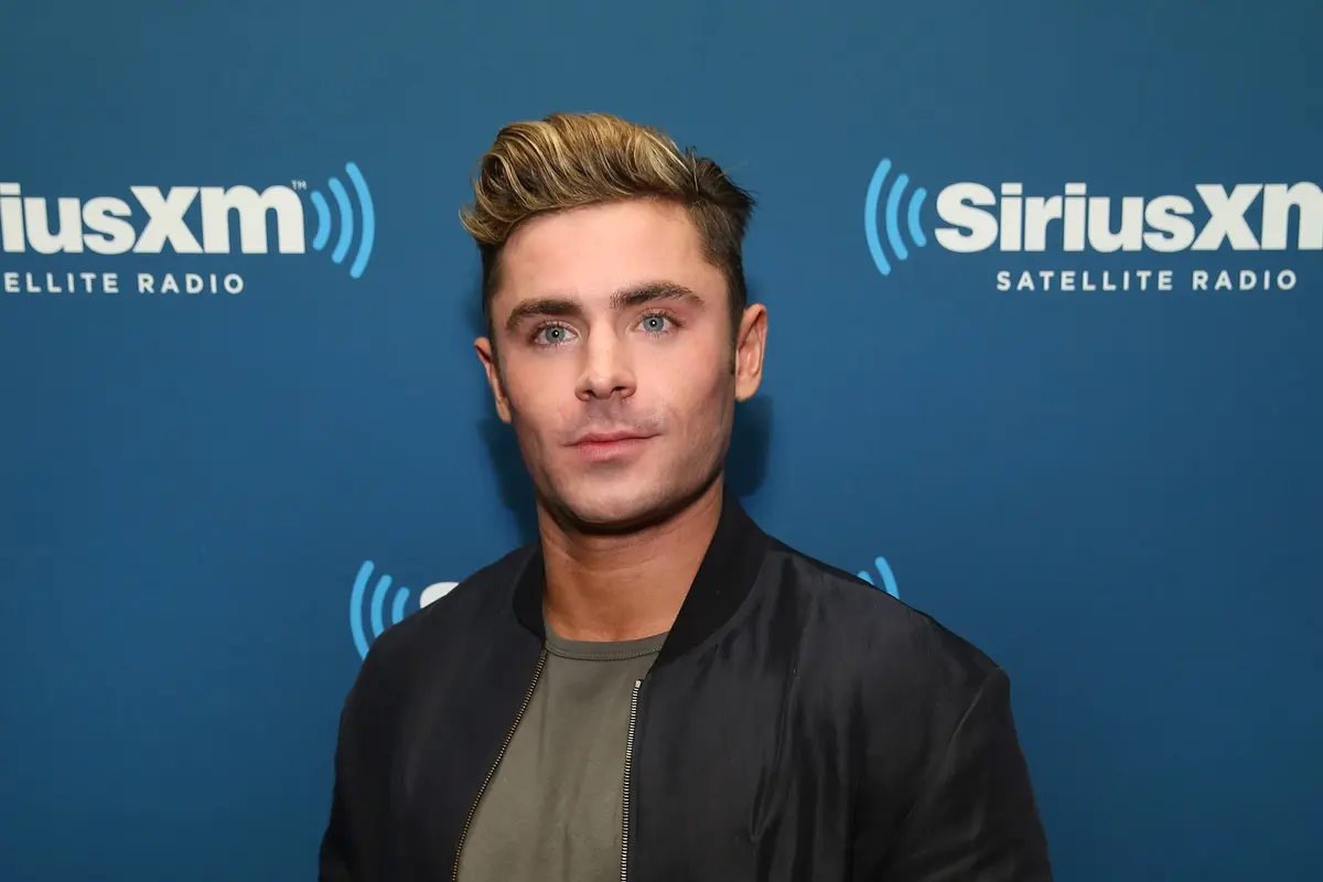 [Bintang] Zac Efron
