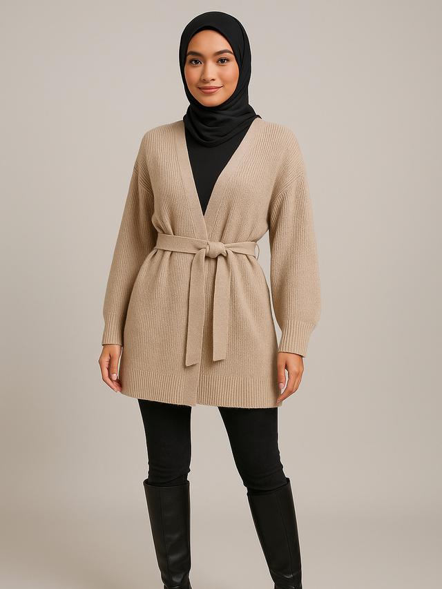 7 ⁠Tren Model Cardigan yang Super Stylish dan Multifungsi, Wajib Dicoba