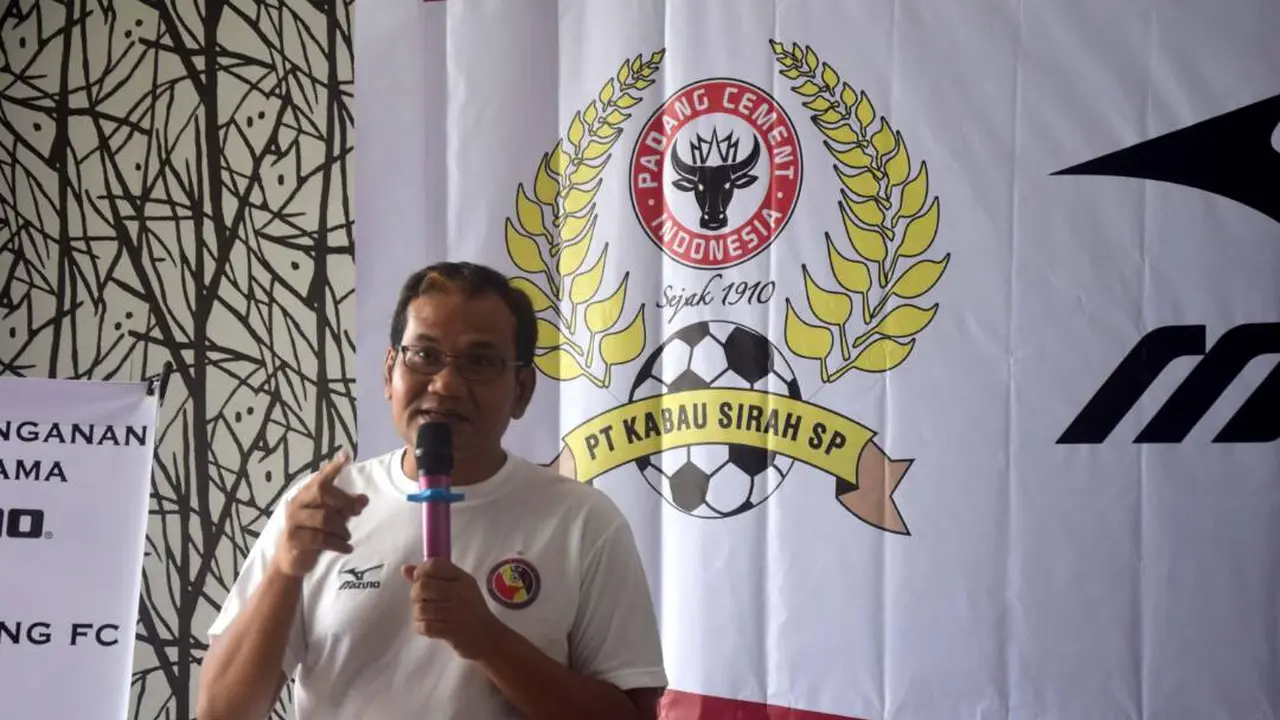 Direktur Utama Semen Padang FC yang baru, Islandar Z. Lubis (Liputan6.com / Erinaldi)