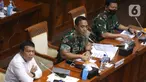 Wakil Menteri Pertahanan Letjen TNI Muhammad Herindra (kiri) bersama Panglima TNI Jenderal TNI Andika Perkasa (tengah) dan Kasal Laksamana TNI Yudo Margono (kanan) mengikuti rapat kerja bersama Komisi I DPR di kompleks Parlemen, Jakarta, Kamis (24/3/2022). (Liputan6.com/Angga Yuniar)