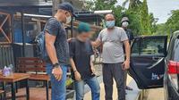 Tim Intelejen Kejati Sulbar menangkap salah seorang DPO kasus pencabulan di Polman (Foto: Liputan6.com/Abdul Rajab Umar)