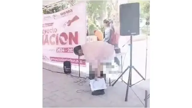Wakil Rakyat Ini Panik Celananya Melorot saat Bicara di Depan Publik, Bikin Syok