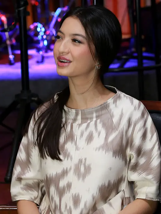 "Dikabari sama manajer ada klip bareng Andre dan aku bilang harus ikut. Saya pulang dan besoknya langsung berangkat ke bali. Aku tahu mas Andre kualitas lagu-lagunya, orangnya humble." ungkap Raline Shah. (Galih W. Satria/Bintang.com)