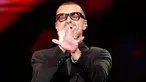 Penyanyi dan bintang pop Inggris George Michael meninggal dunia pada Minggu (25/12) dalam usia 53 tahun. Sejumlah laporan menyebutkan, Michael meninggal dunia di rumahnya, di Oxfordshire, Inggris, tepat di hari Natal. (REUTERS/Tobias Schwarz/File photo)