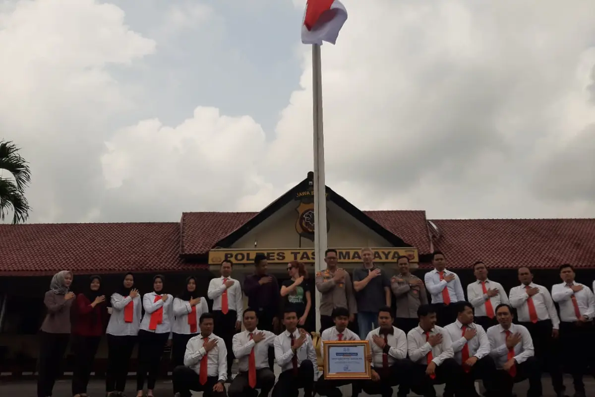 Kepolisian Resort (Polres) Tasikmalaya, Jawa Barat, mendapat penghargaan International Animal Rescue (IAR), dalam pengungkapan kasus penyiksaan monyet di Tasikmalaya. (Liputan6.com/Jayadi Supriadin)