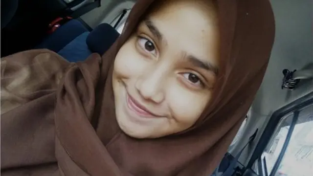 7 Foto Lawas Seleb Cewek Pakai Seragam Pramuka Sekolah, Curi Perhatian