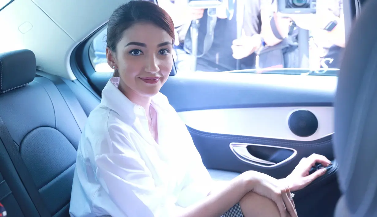 "Untuk hak asuh itu jelas saya udah masukan ke gugatan di pengadilan. Saya rasa itu wajar karena anak saya masih di bawah umur, secara hak Islam juga memang harusnya jatuh langsung ke saya," tutur Marwa. (Adrian Putra/Bintang.com)