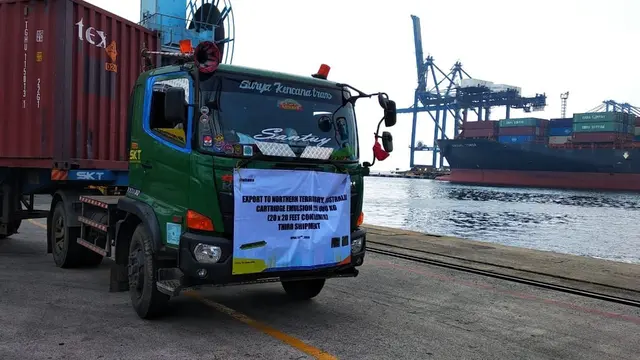 PT Dahana (Persero) mengirim produk bahan peledak ke perusahaan asal Negeri Kanguru Johnex Explosives Australia pada 23 April 2020. (Dok Dahana)