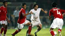 Bek Persija Jakarta, Maman Abdurahman, saat bermain di Piala Asia 2007 bersama Timnas Indonesia. (AFP/Adek Berry)